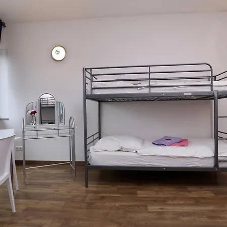 Elsaesser Hostel-3